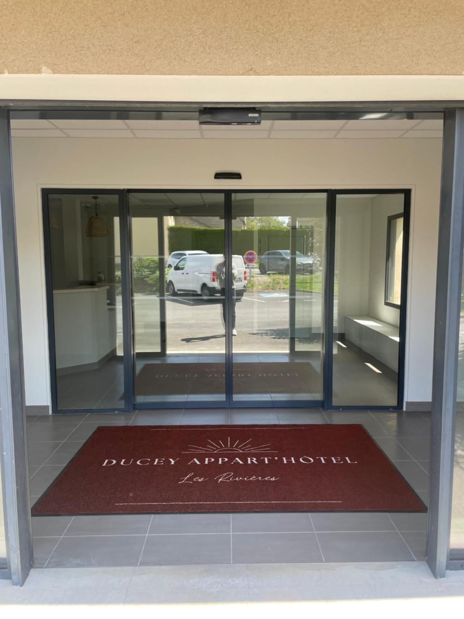 Ducey Appart'Hotel - Les Rivieres Exterior foto